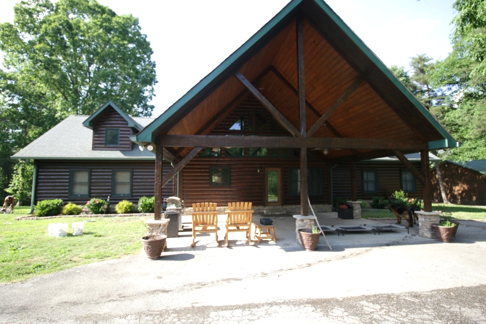 Log Home Caulking and Staining Log Home Repair 