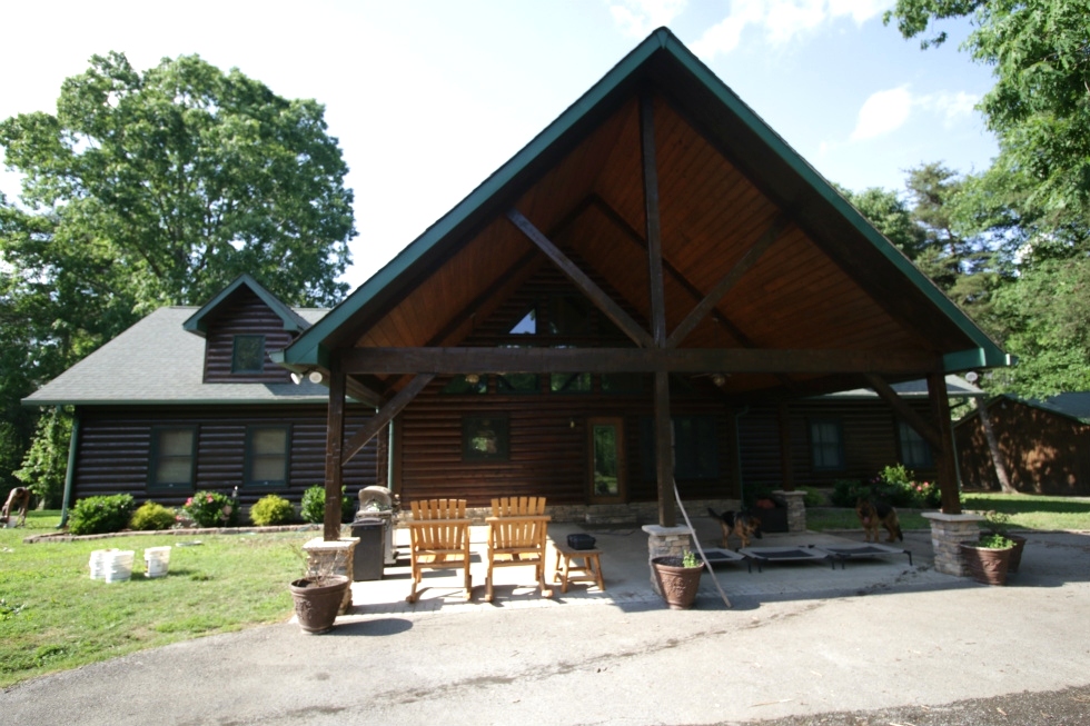 Log Home Caulking and Staining Log Home Repair 