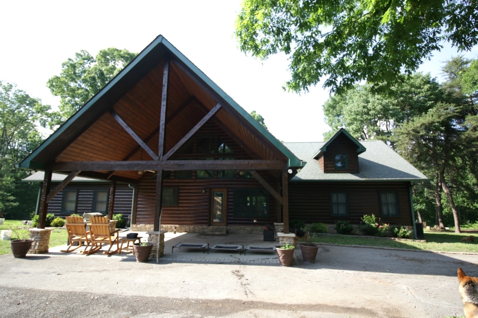 Log Home Caulking and Staining Log Home Repair 