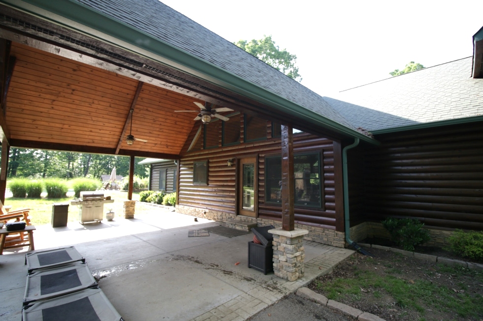 Log Home Caulking and Staining Log Home Repair 