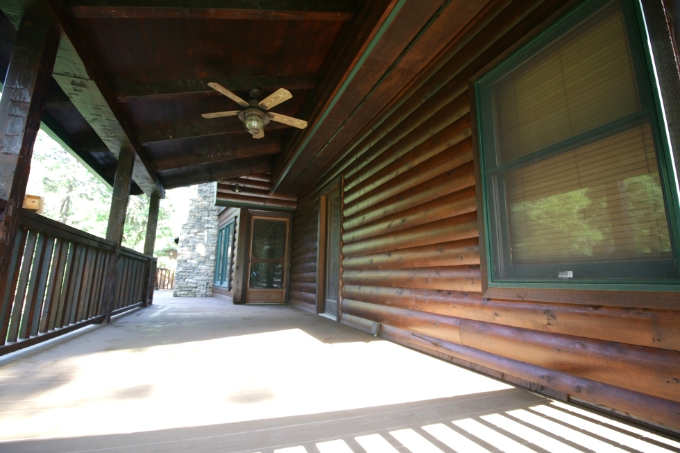 Log Home Caulking and Staining Log Home Repair 