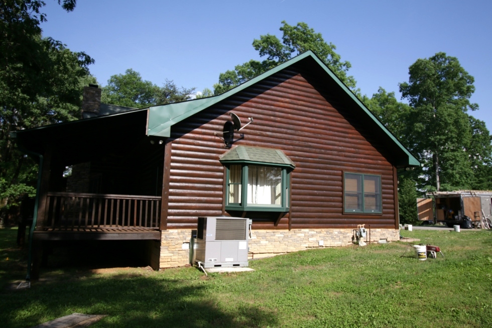 Log Home Caulking and Staining Log Home Repair 