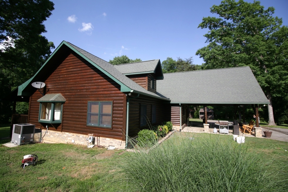 Log Home Caulking and Staining Log Home Repair 