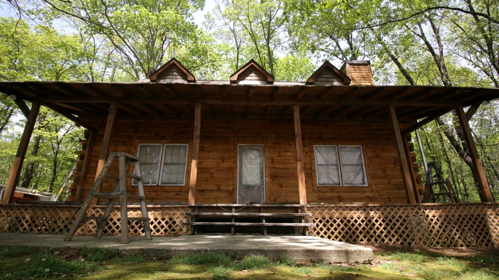 Log Home Restoration | Media Blasting A Log Home Log Home Repair 