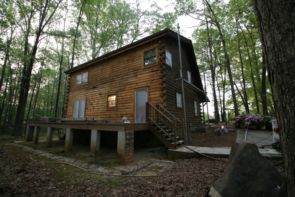 Log Home Restoration | Media Blasting A Log Home Log Home Repair 