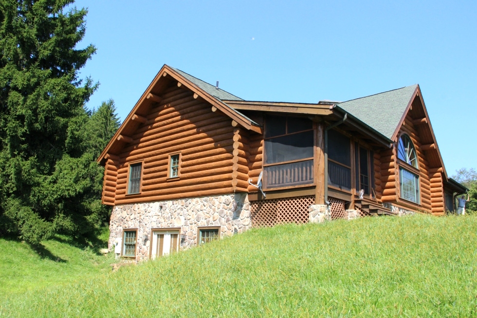 Log Home Caulking and Sealing Log Home Repair 