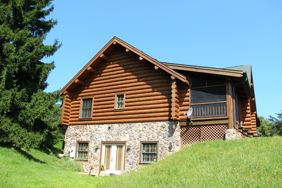 Log Home Caulking and Sealing Log Home Repair 