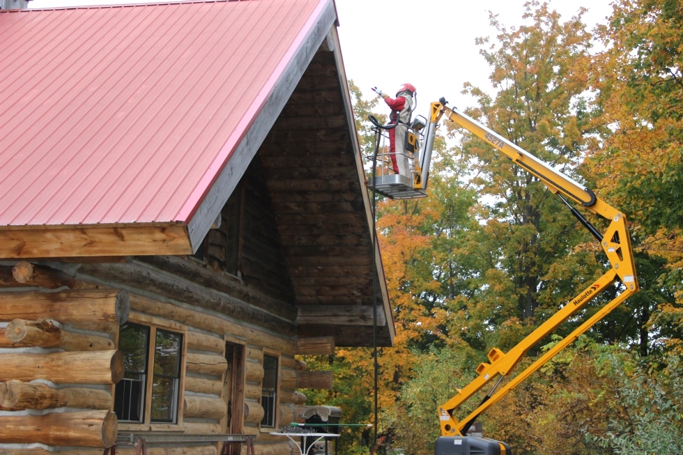 Log Cabin Restoration | Log Cabin Media Blasting by the LogDocotors. Log Home Repair 