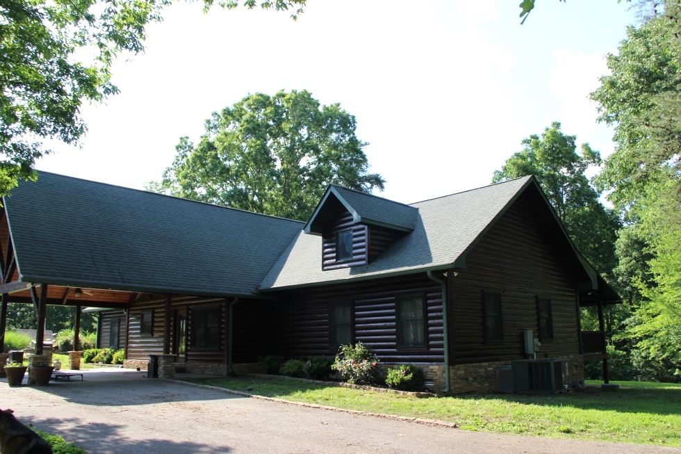 Log Cabin Restoration | Log Cabin Wash, Caulking And Staining  Log Home Repair 