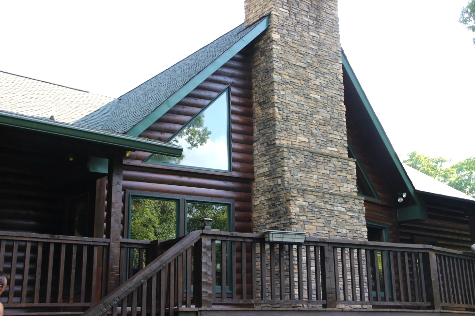 Log Cabin Restoration | Log Cabin Wash, Caulking And Staining  Log Home Repair 