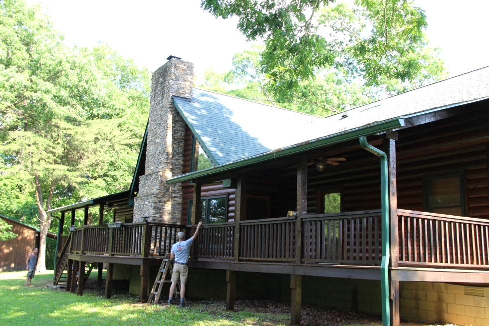 Log Cabin Restoration | Log Cabin Wash, Caulking And Staining  Log Home Repair 