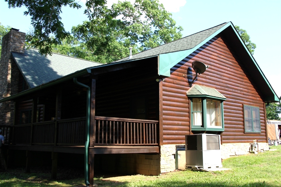 Log Cabin Restoration | Log Cabin Wash, Caulking And Staining  Log Home Repair 