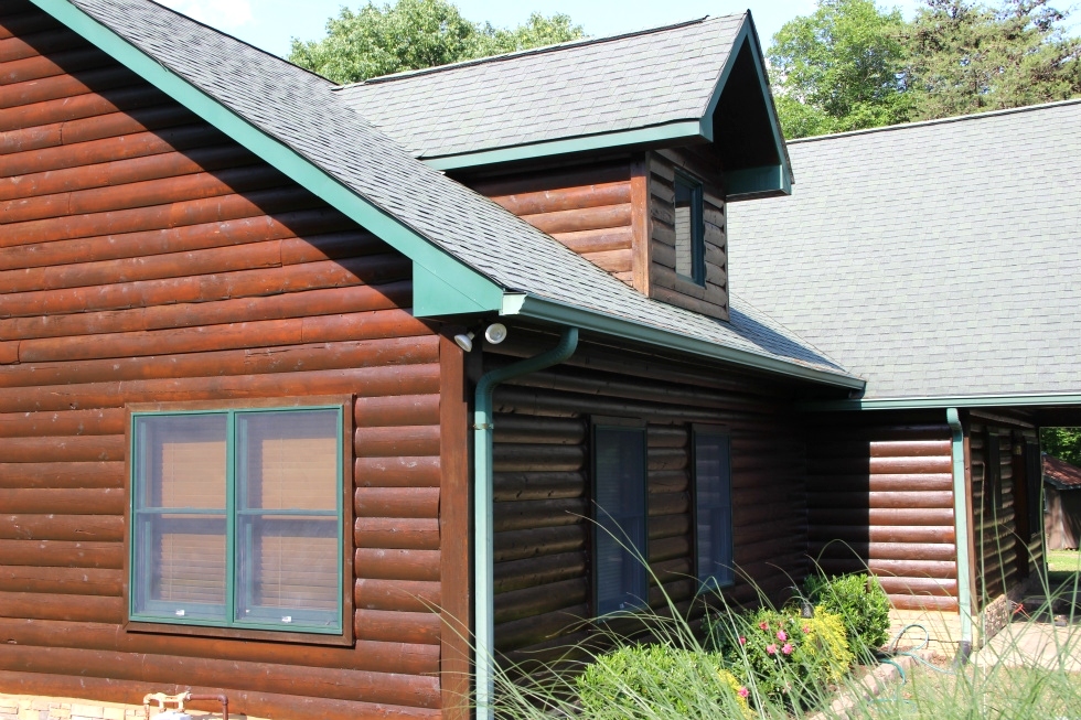 Log Cabin Restoration | Log Cabin Wash, Caulking And Staining  Log Home Repair 