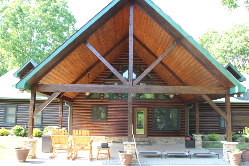 Log Cabin Restoration | Log Cabin Wash, Caulking And Staining  Log Home Repair 