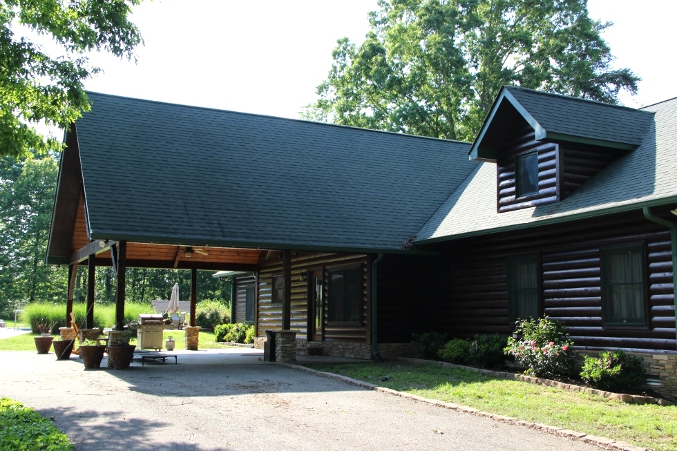 Log Cabin Restoration | Log Cabin Wash, Caulking And Staining  Log Home Repair 