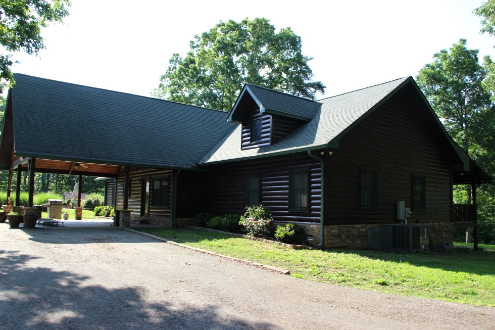 Log Cabin Restoration | Log Cabin Wash, Caulking And Staining  Log Home Repair 