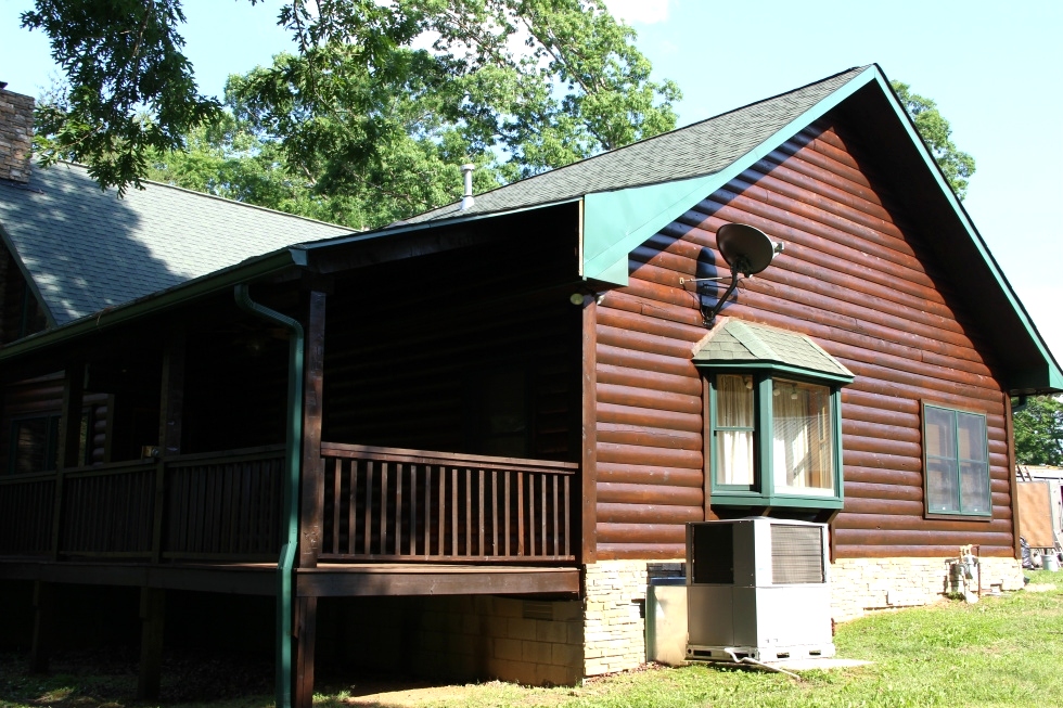 Log Cabin Restoration | Log Cabin Wash, Caulking And Staining  Log Home Repair 