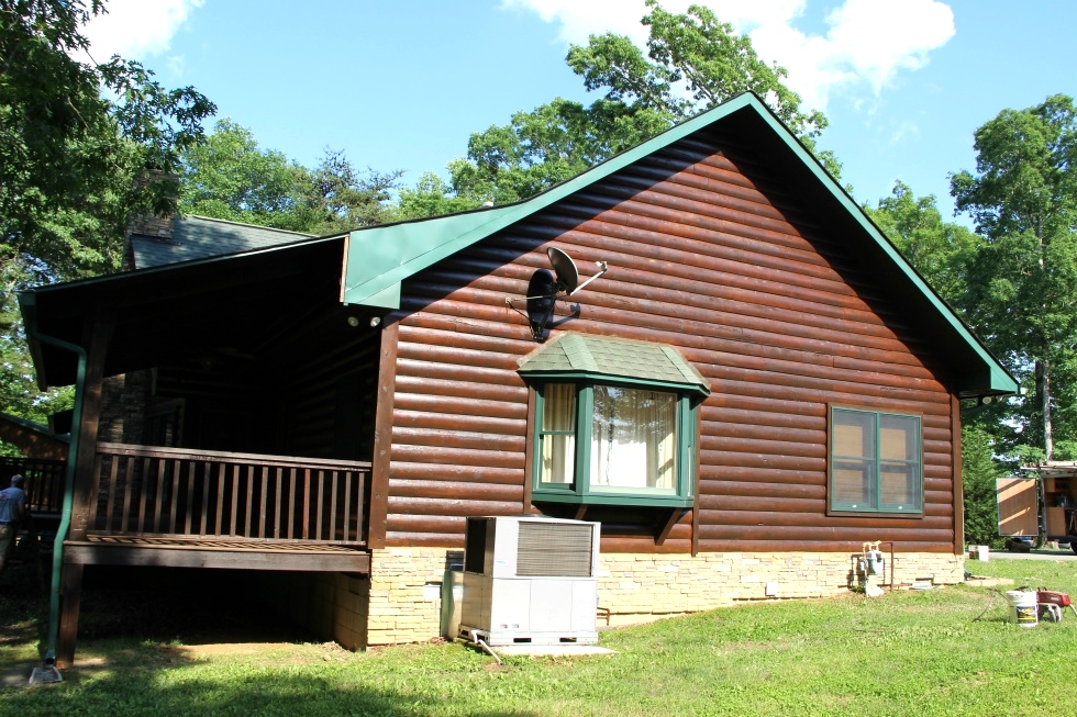 Log Cabin Restoration | Log Cabin Wash, Caulking And Staining  Log Home Repair 