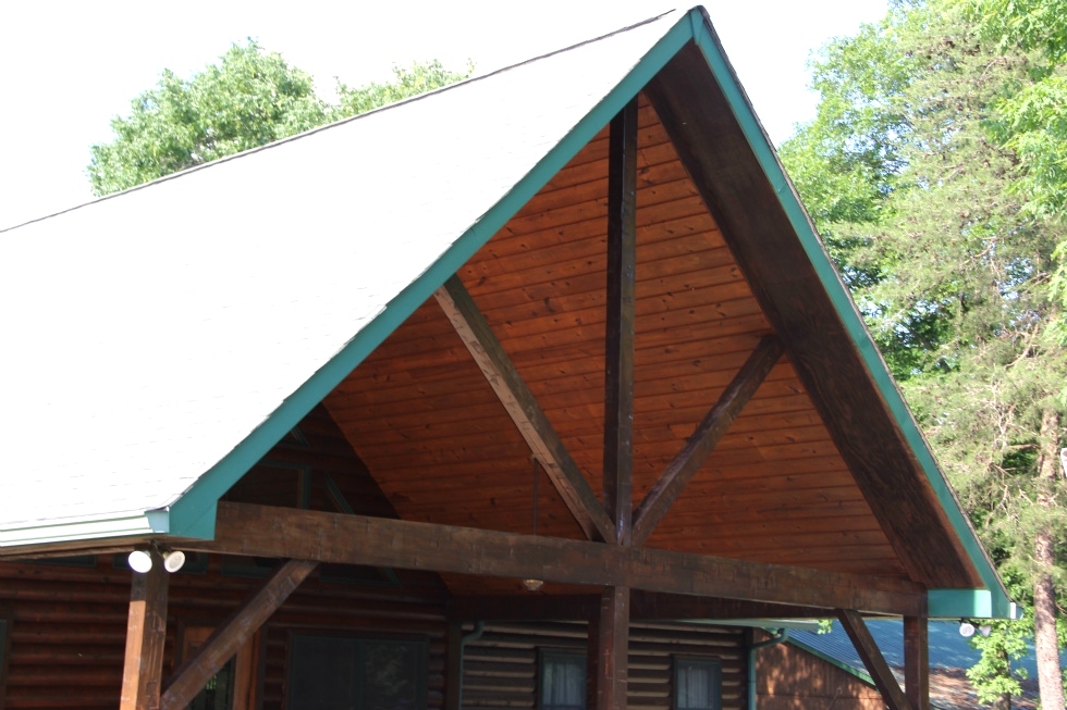 Log Cabin Restoration | Log Cabin Wash, Caulking And Staining  Log Home Repair 