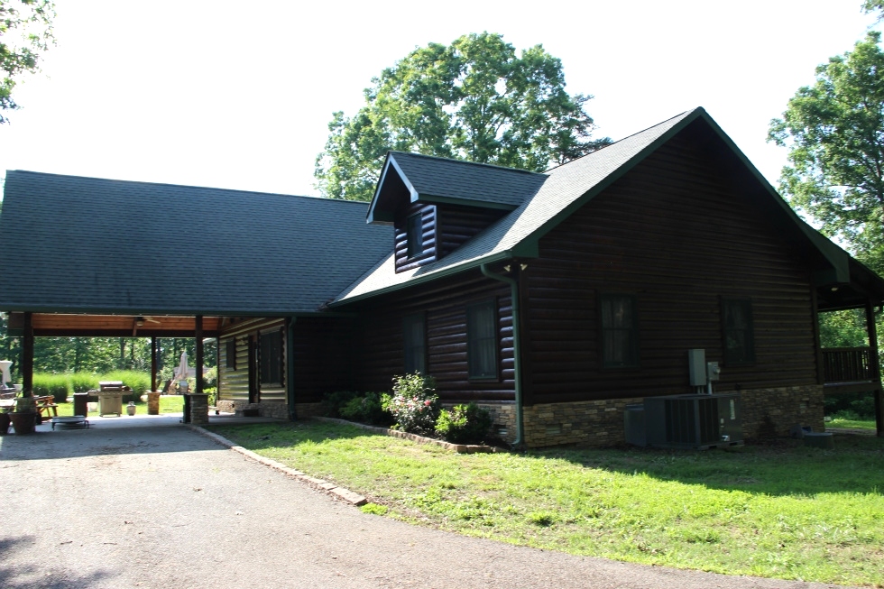 Log Cabin Restoration | Log Cabin Wash, Caulking And Staining  Log Home Repair 