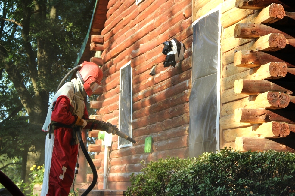 Log Home Restoration | Log Home Media Blasting Log Home Repair 